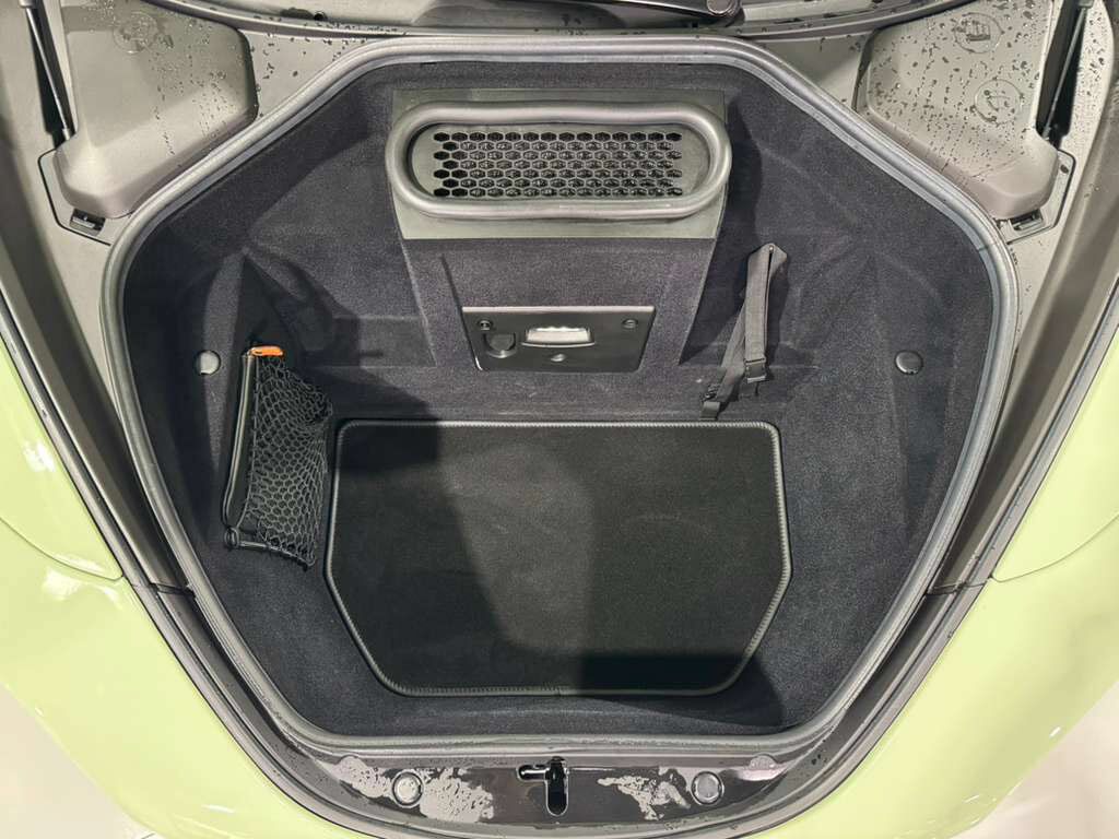 2021 McLaren 765LT ONE OF ONE MSO SPEC! Light Gloss Pistachio paint, factory roof scoop, Bowers & Wilkins audio & MORE! Fort Lauderdale FL