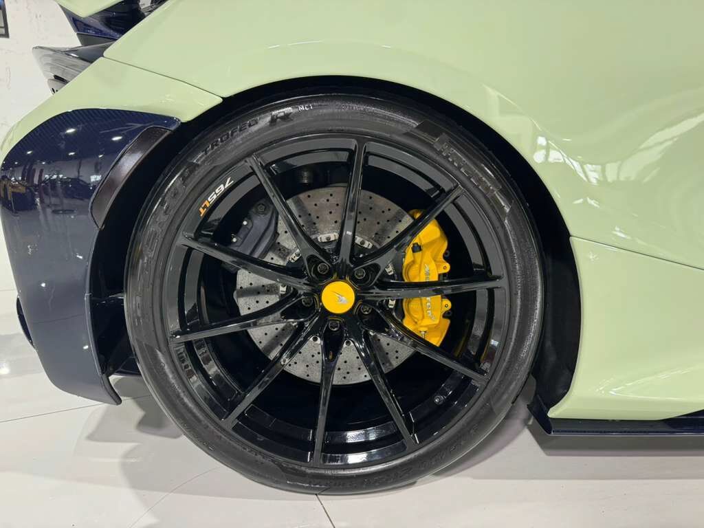 2021 McLaren 765LT ONE OF ONE MSO SPEC! Light Gloss Pistachio paint, factory roof scoop, Bowers & Wilkins audio & MORE! Fort Lauderdale FL