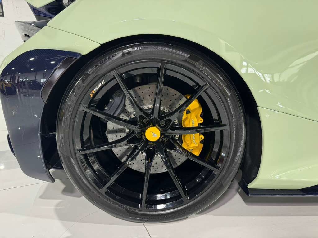 2021 McLaren 765LT ONE OF ONE MSO SPEC! Light Gloss Pistachio paint, factory roof scoop, Bowers & Wilkins audio & MORE! Fort Lauderdale FL