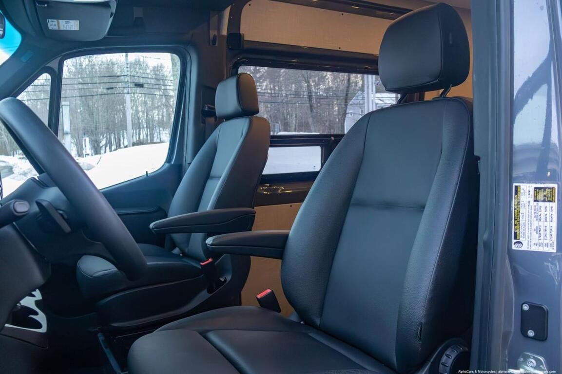 2021 Mercedes-Benz 2500 Sprinter High Roof 170 4x4 Overland Camper V6 Turbo-Diesel Boston MA