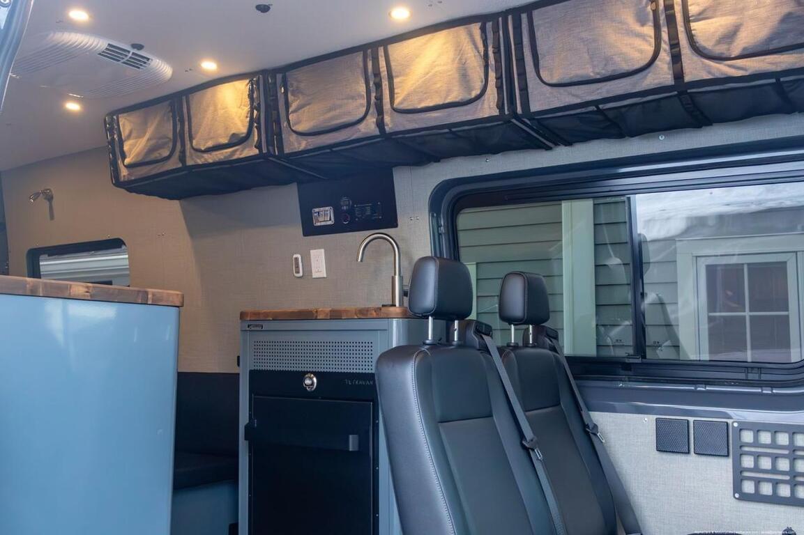 2021 Mercedes-Benz 2500 Sprinter High Roof 170 4x4 Overland Camper V6 Turbo-Diesel Boston MA
