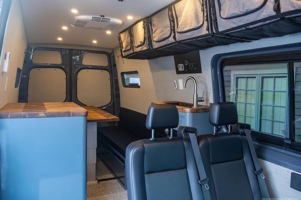 2021 Mercedes-Benz 2500 Sprinter High Roof 170 4x4 Overland Camper V6 Turbo-Diesel Boston MA