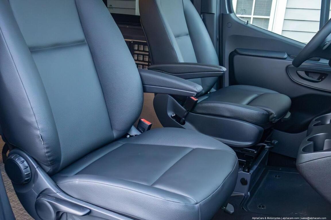 2021 Mercedes-Benz 2500 Sprinter High Roof 170 4x4 Overland Camper V6 Turbo-Diesel Boston MA