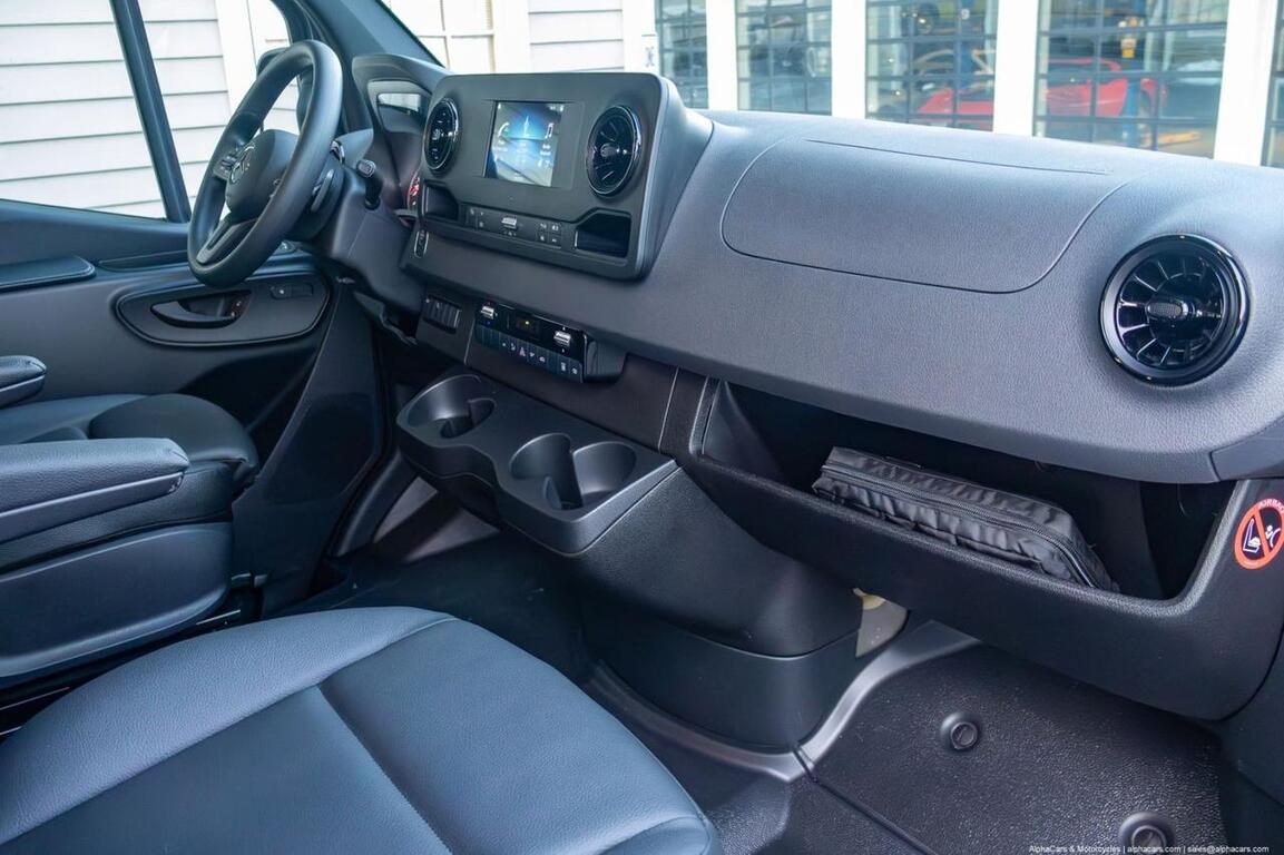2021 Mercedes-Benz 2500 Sprinter High Roof 170 4x4 Overland Camper V6 Turbo-Diesel Boston MA