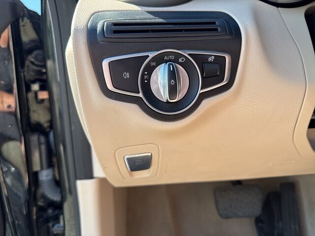 2021 Mercedes-Benz C-Class C 300  TX 2021 Mercedes-Benz C-Class C 300  TX