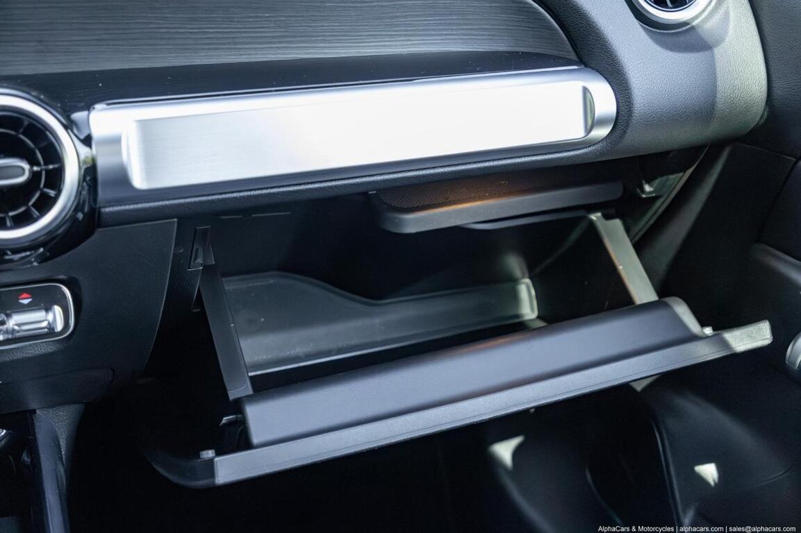 2021 Mercedes-Benz GLB 250 AMG Line 4-Matic Boston MA