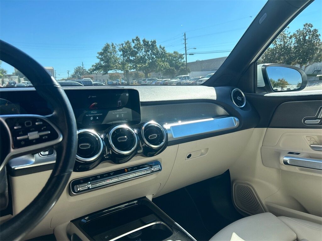 2021 Mercedes Benz GLB 250 photo 12