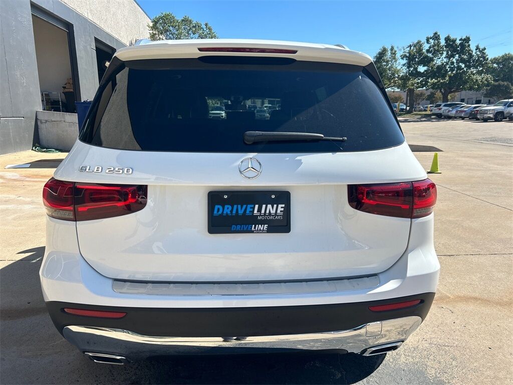 2021 Mercedes Benz GLB 250 photo 2
