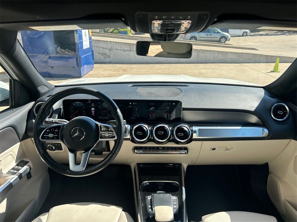 2021 Mercedes Benz GLB 250 photo 4