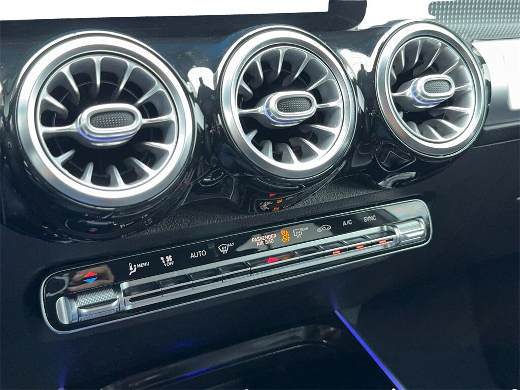 2021 Mercedes-Benz GLB GLB 250 NAV,CAM,PANO,HTD STS,BLIND SPOT Plano TX