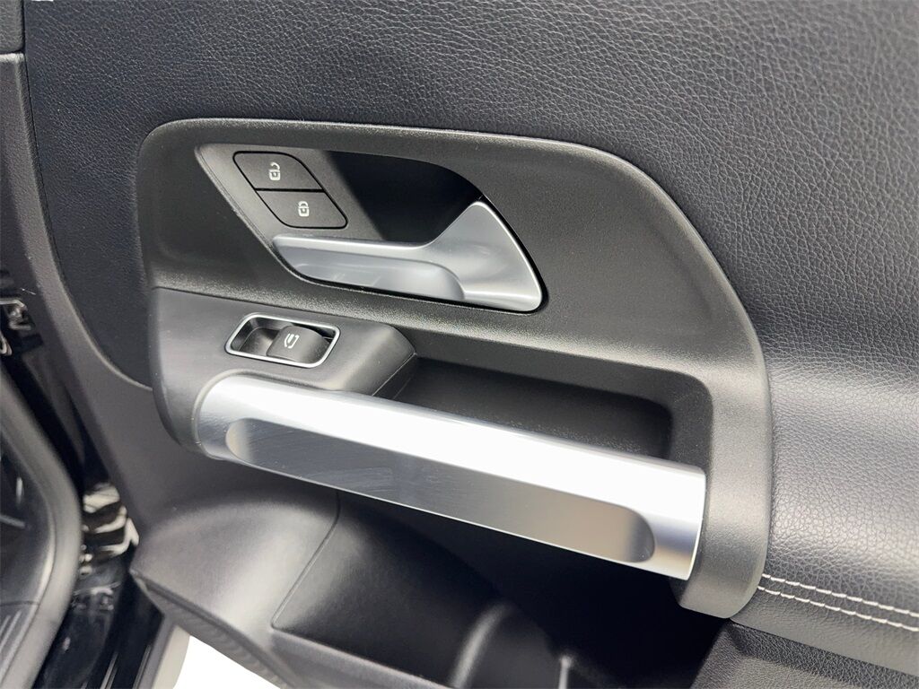 2021 Mercedes-Benz GLB GLB 250 NAV,CAM,PANO,HTD STS,BLIND SPOT Irving TX