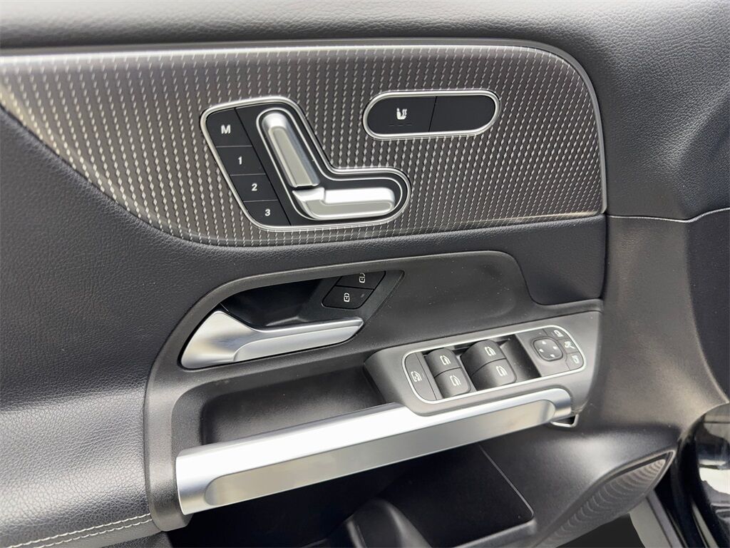 2021 Mercedes-Benz GLB GLB 250 NAV,CAM,PANO,HTD STS,BLIND SPOT Irving TX