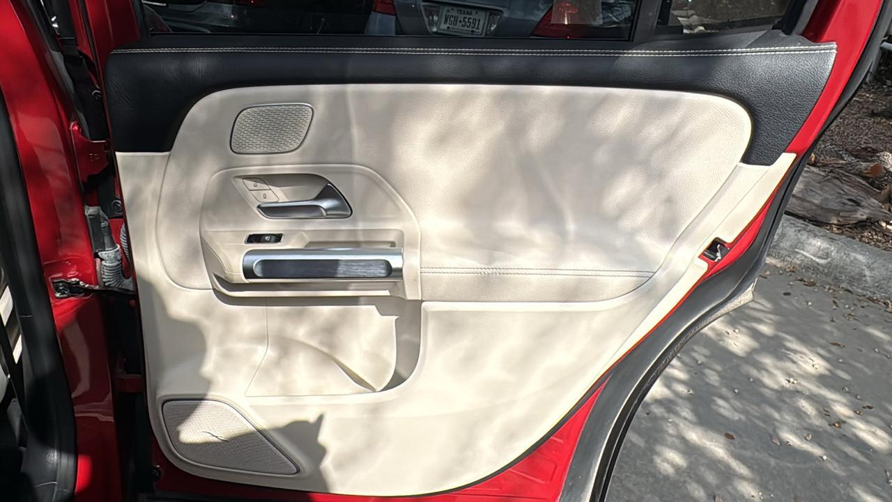 2021 Mercedes-Benz GLB GLB 250  Selma TX