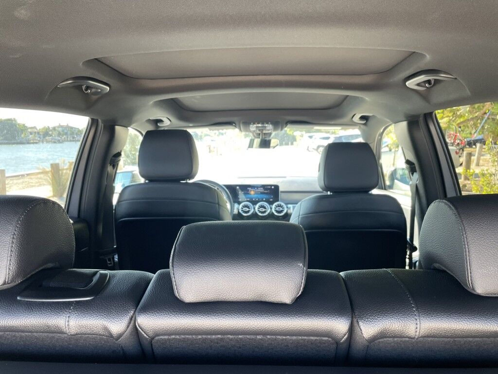 2021 Mercedes-Benz GLB GLB 250~1 OWNER, CLEAN CARFAX~ONLINE FINANCE AND SHIPPING AVAILA Sarasota FL