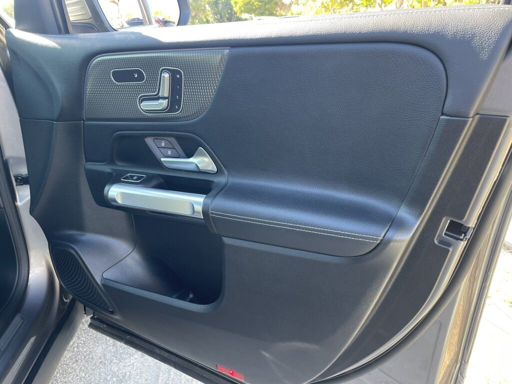 2021 Mercedes-Benz GLB GLB 250~1 OWNER, CLEAN CARFAX~ONLINE FINANCE AND SHIPPING AVAILA Sarasota FL