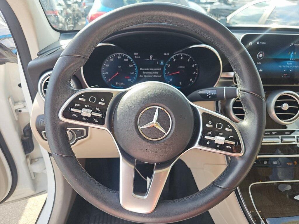 2021 Mercedes Benz GLC 300 photo 3