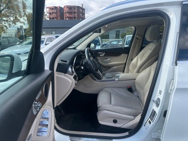 2021 Mercedes-Benz GLC GLC 300 Worcester MA 2021 Mercedes-Benz GLC GLC 300 Worcester MA