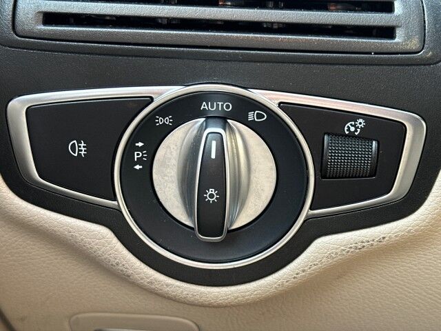 2021 Mercedes-Benz GLC GLC 300 Worcester MA 2021 Mercedes-Benz GLC GLC 300 Worcester MA