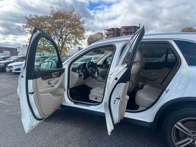 2021 Mercedes-Benz GLC GLC 300 Worcester MA 2021 Mercedes-Benz GLC GLC 300 Worcester MA