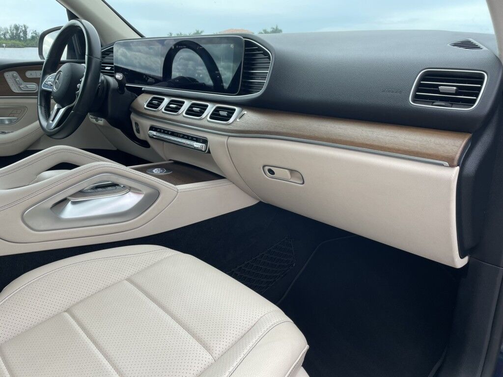 2021 Mercedes-Benz GLE GLE 350~ACCIDENT AVOIDANCE SYSTEMS~ADJUSTABLE LUMBAR SUPPORT~AUTO START/STOP~BLIND SPOT WARNING~COOLED SEATS~DRIVER ASSISTANCE PACKAGE~PREMIUM SOUND SYSTEM~REMOTE ENGINE START~RUNNING BOARDS~Wi-Fi COMPATIBLE Sarasota FL
