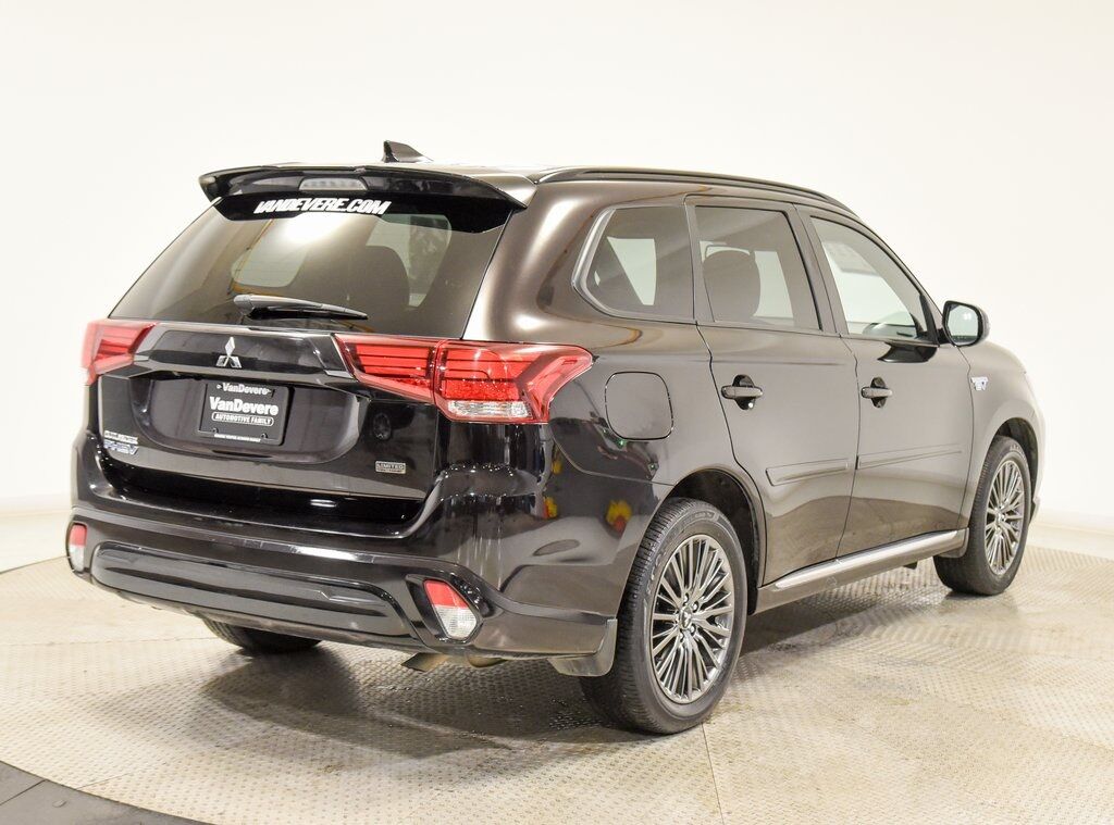 2021 Mitsubishi Outlander PHEV LE Akron OH