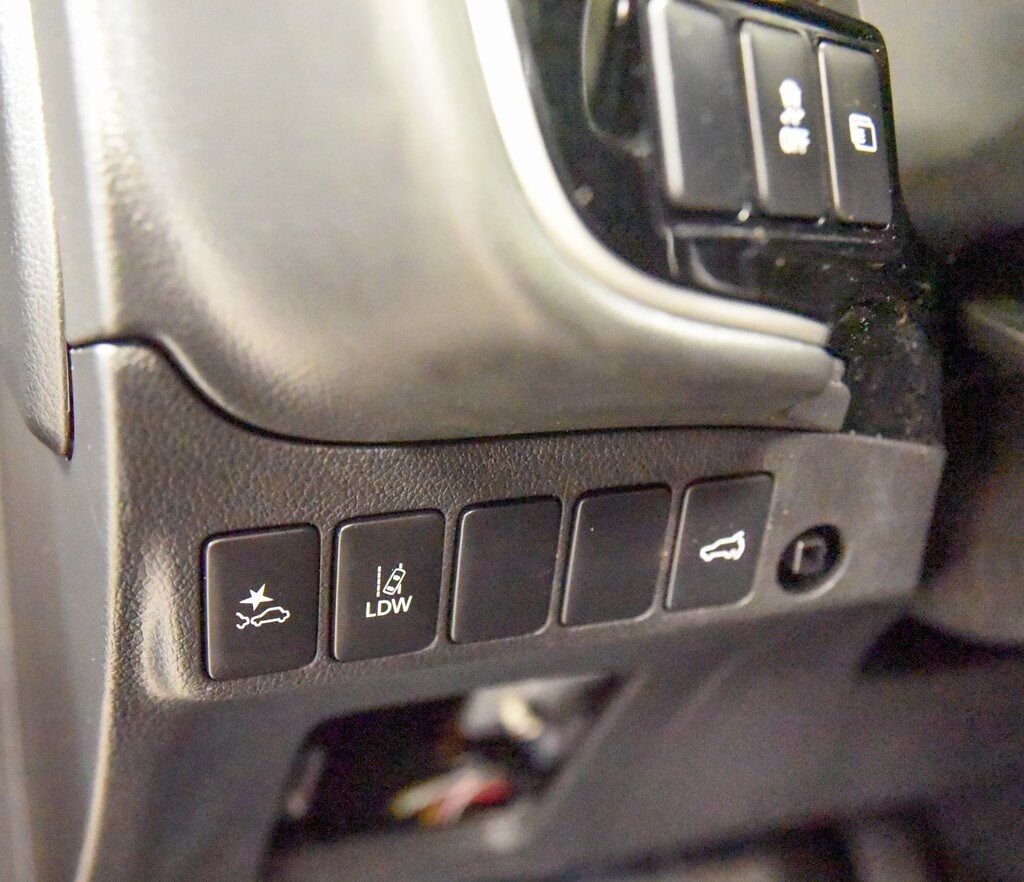 2021 Mitsubishi Outlander PHEV LE Akron OH