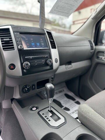 2021 NISSAN FRONTIER Crew Cab SV 4x4 Nashville TN