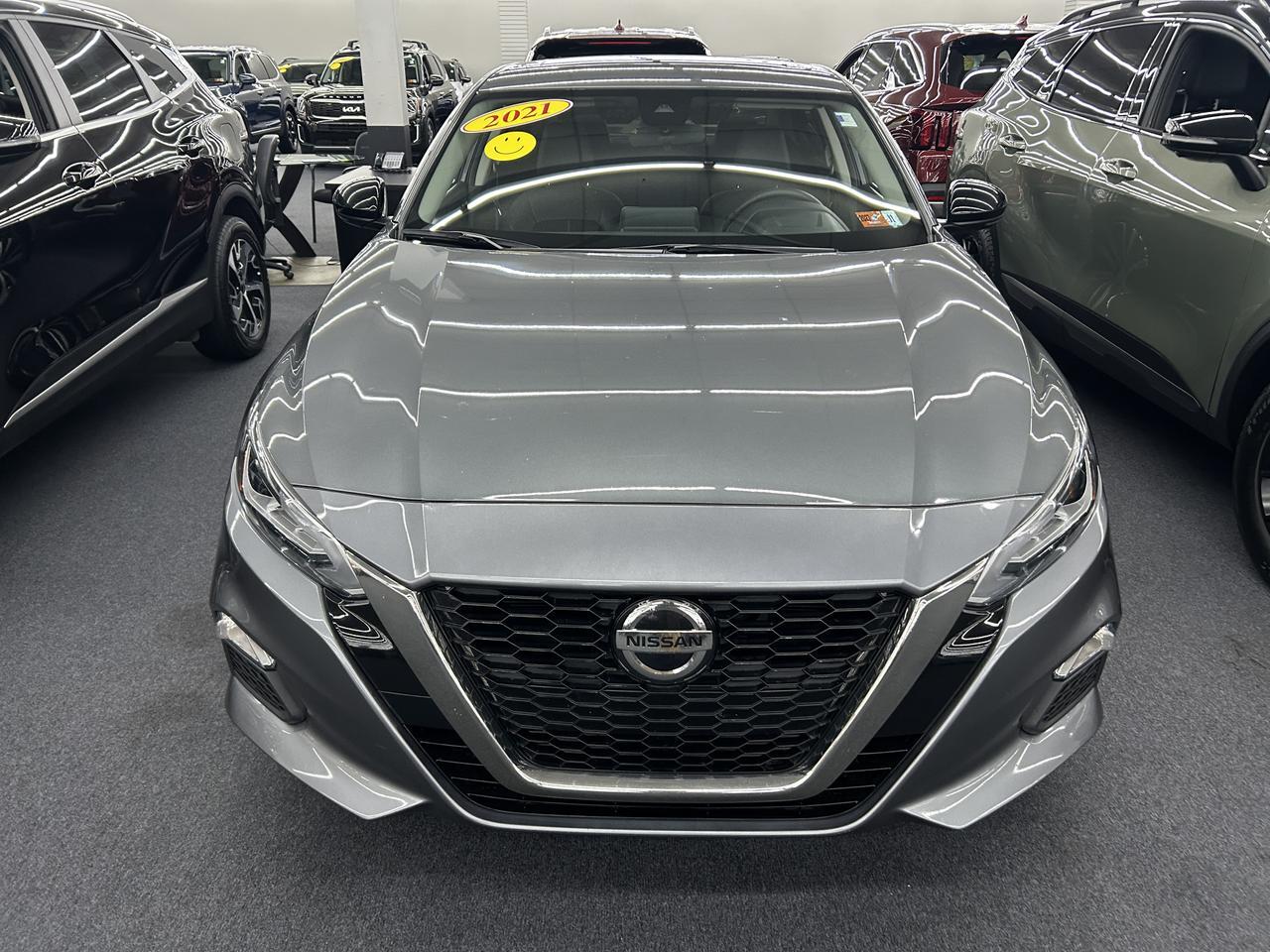 2021 Nissan Altima 2.0 SR Sedan