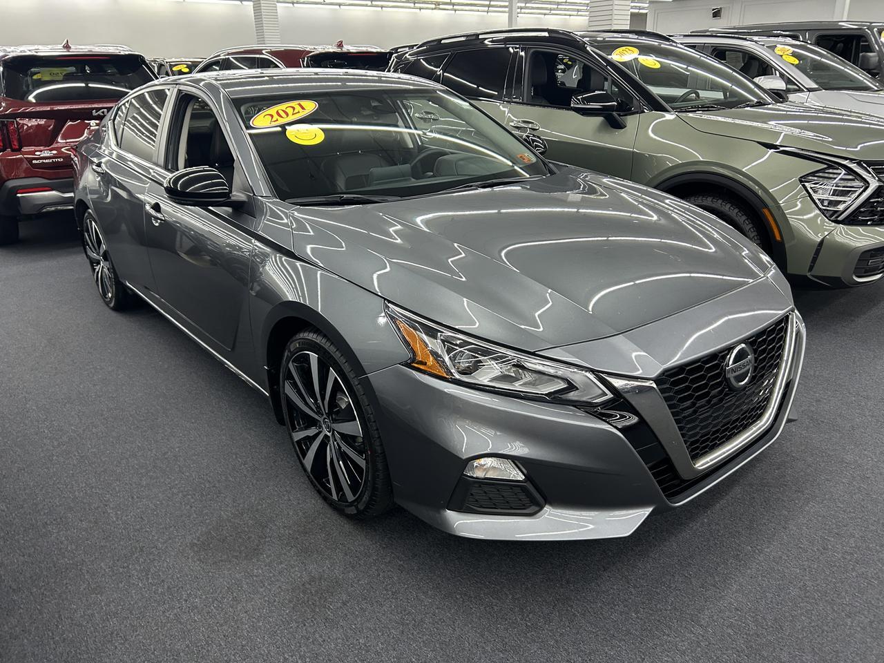 2021 Nissan Altima 2.0 SR Sedan