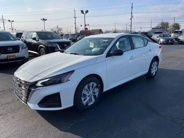 2021 Nissan Altima 2.5 SR Sedan 4D