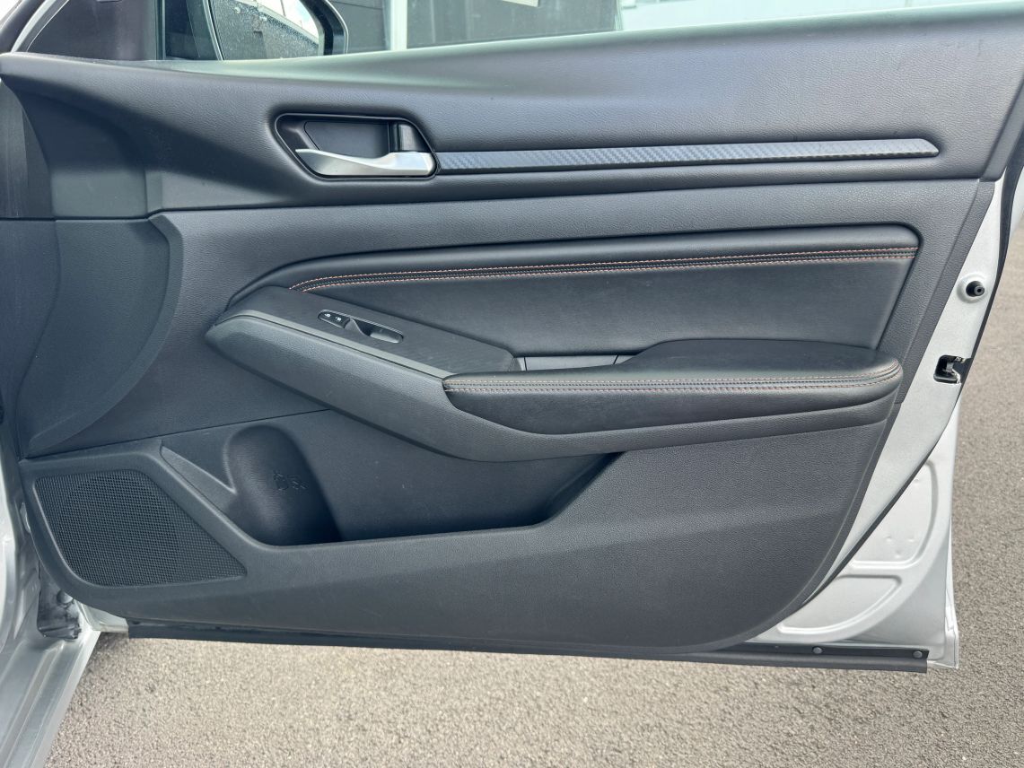 2021 Nissan Altima 2.5 SR Sedan 4D