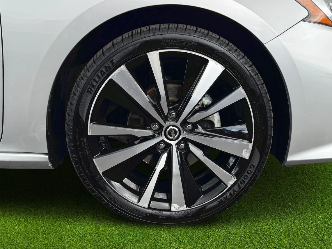 2021 Nissan Altima 2.5 SR Sedan 4D