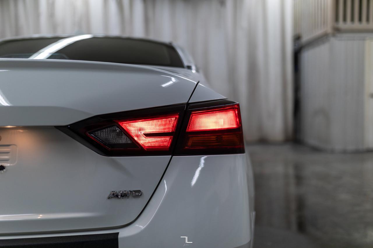 2021 Nissan Altima AWD SE PSeat BCam Red Deer AB