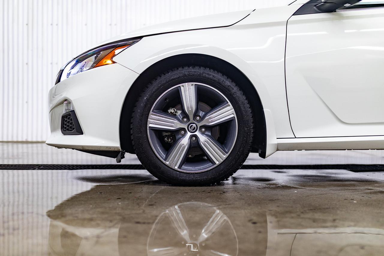 2021 Nissan Altima AWD SE PSeat BCam Red Deer AB