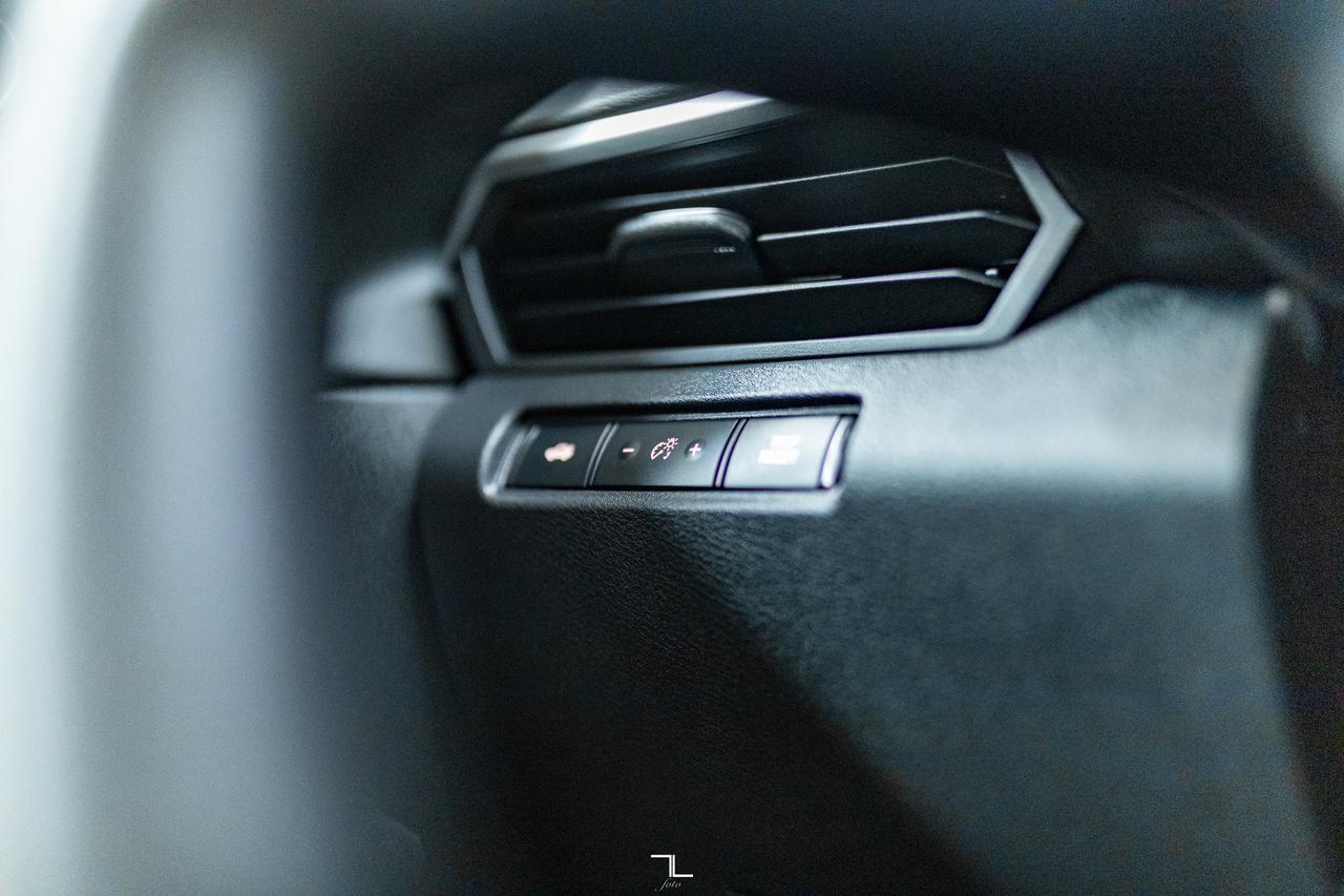 2021 Nissan Altima AWD SE PSeat BCam Red Deer AB