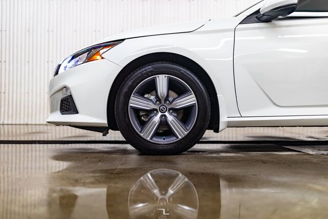 2021 Nissan Altima AWD SE PSeat BCam Red Deer AB