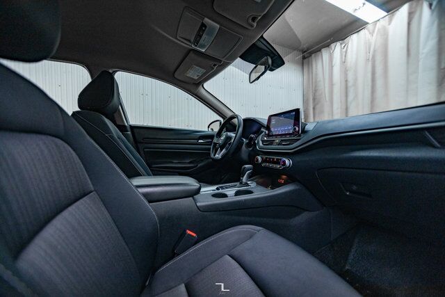 2021 Nissan Altima AWD SE PSeat BCam Red Deer AB