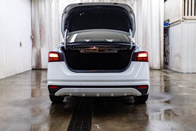 2021 Nissan Altima AWD SE PSeat BCam Red Deer AB