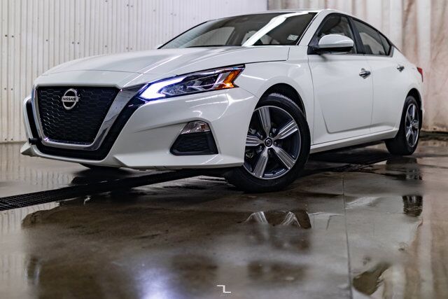 2021 Nissan Altima AWD SE PSeat BCam Red Deer AB