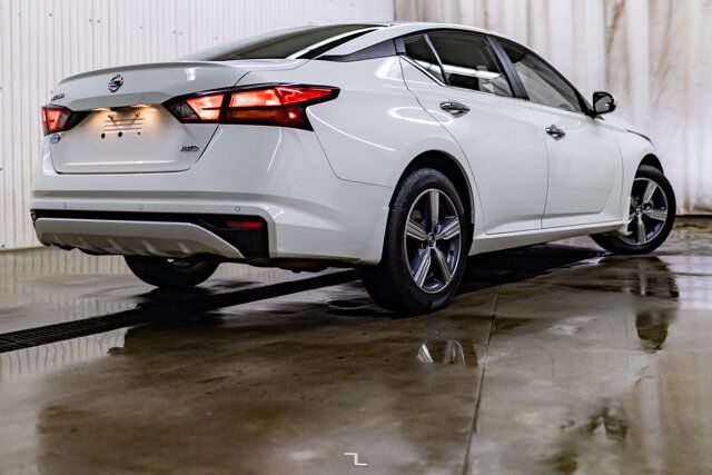 2021 Nissan Altima AWD SE PSeat BCam Red Deer AB