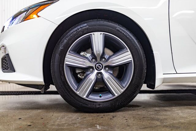 2021 Nissan Altima AWD SE PSeat BCam Red Deer AB