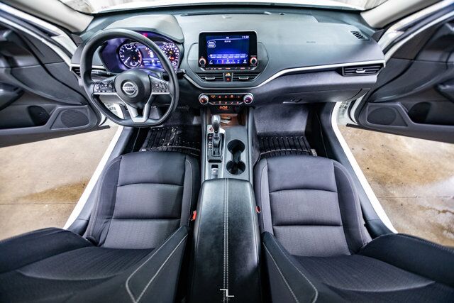 2021 Nissan Altima AWD SE PSeat BCam Red Deer AB