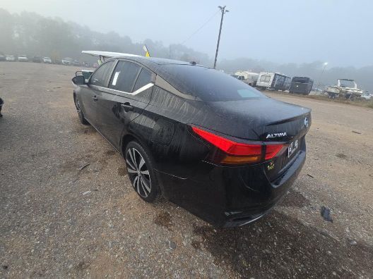 2021 Nissan Altima SR FWD