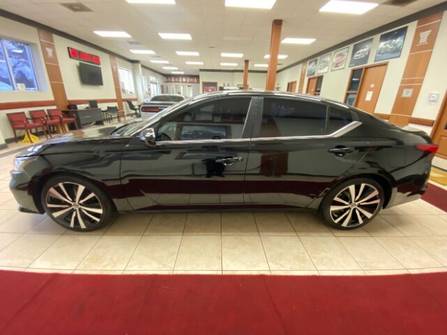 2021 Nissan Altima SR FWD