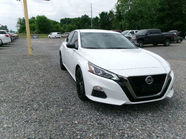 2021 Nissan Altima SR FWD