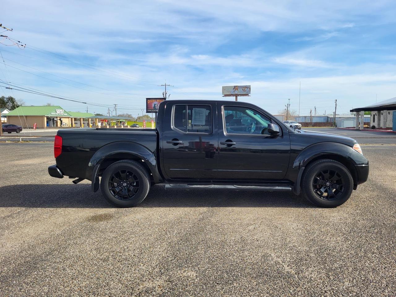 2021 Nissan Frontier Crew Cab 4x2 SV Auto