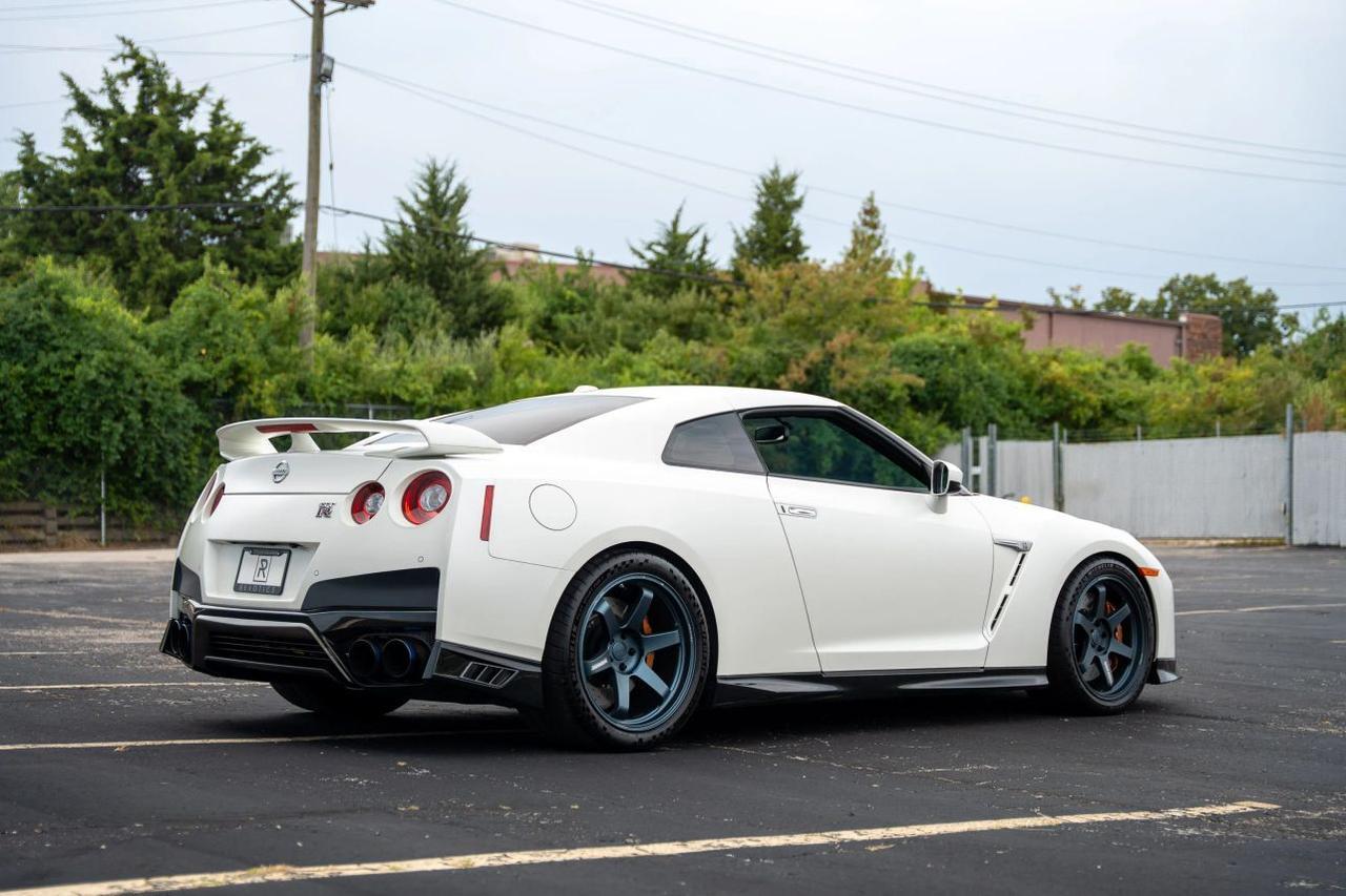 2021 Nissan GT-R Premium Coupe 2D St. Louis MO