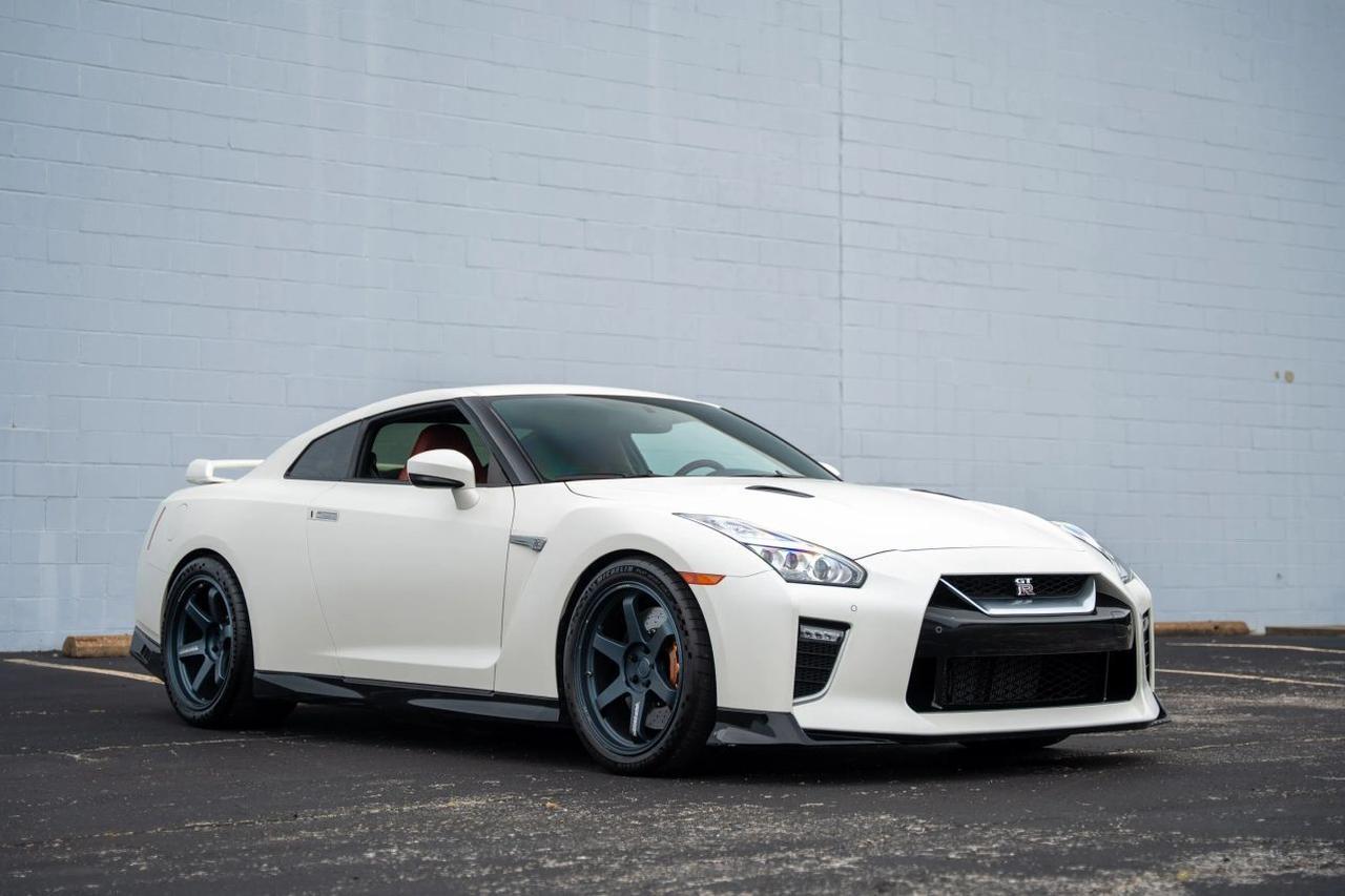 2021 Nissan GT-R Premium Coupe 2D St. Louis MO
