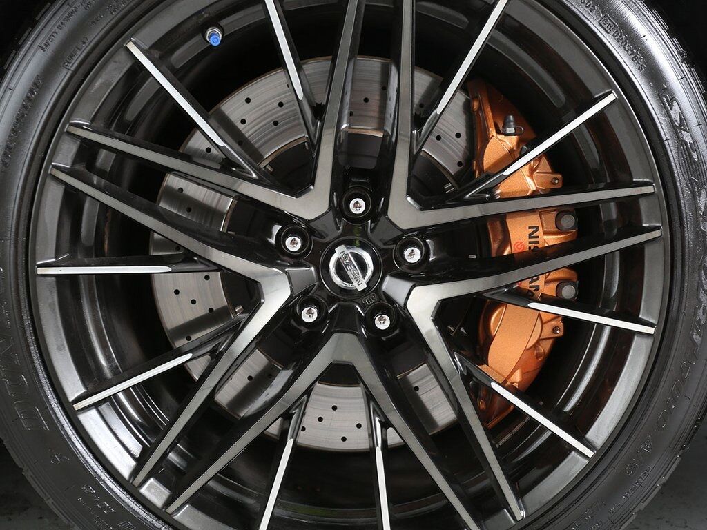 2021 Nissan GT-R Premium photo 14