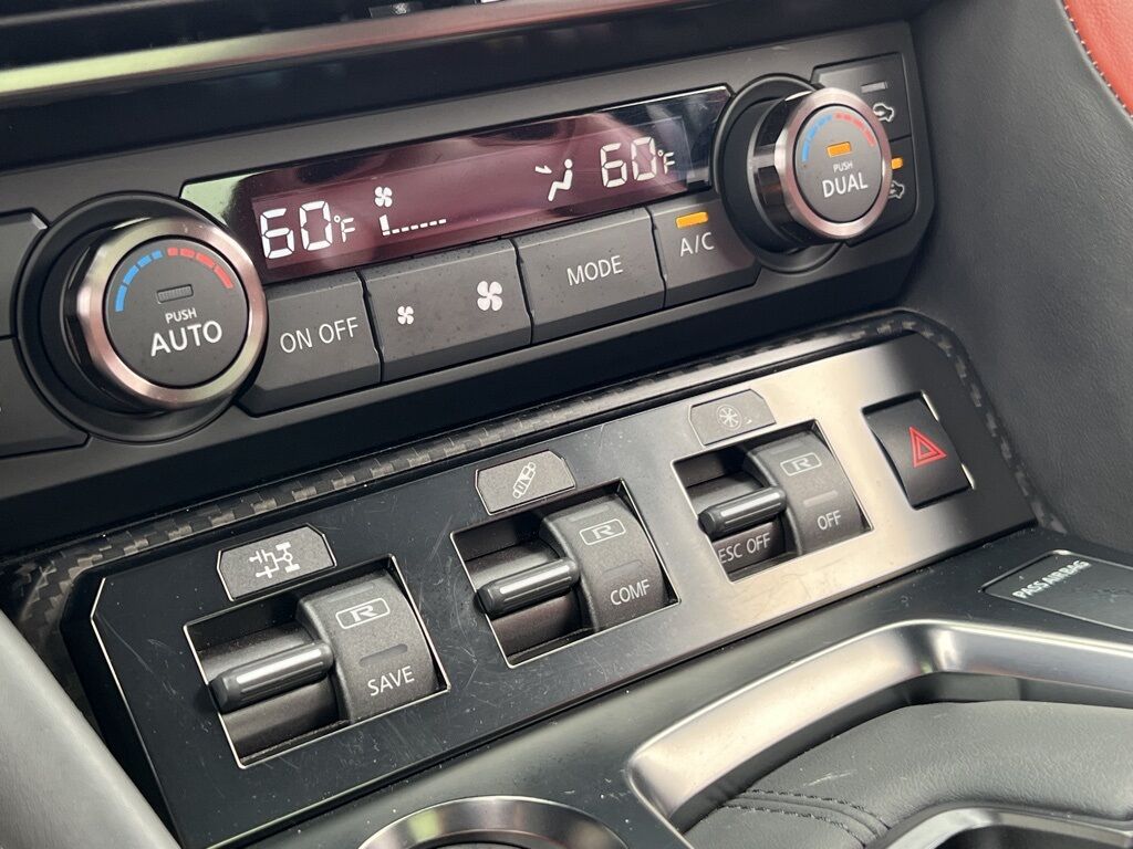 2021 Nissan GT-R Premium photo 26